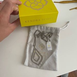 Kendra scott necklace